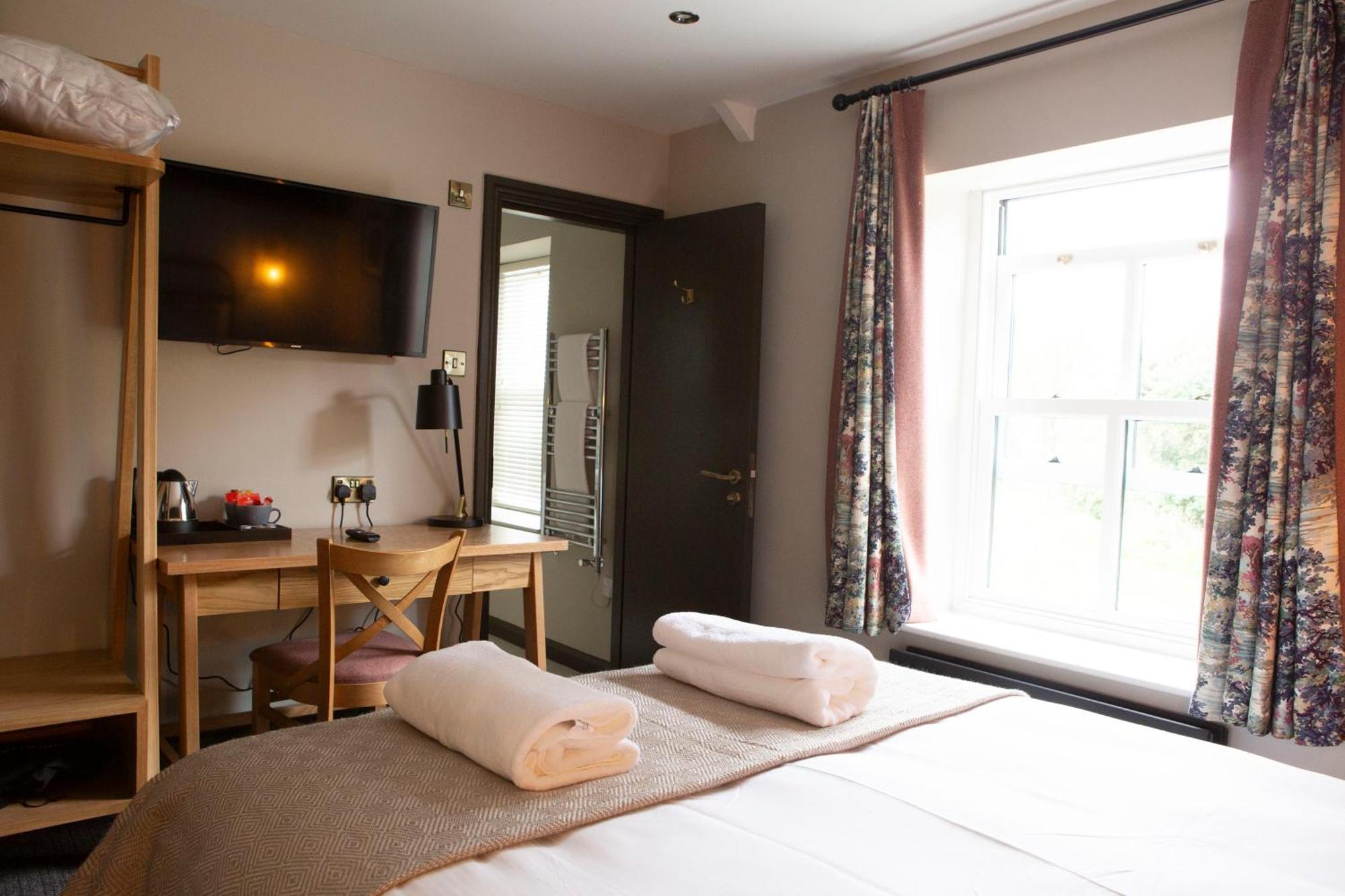 Square & Compass Hotel Two Dales Ngoại thất bức ảnh