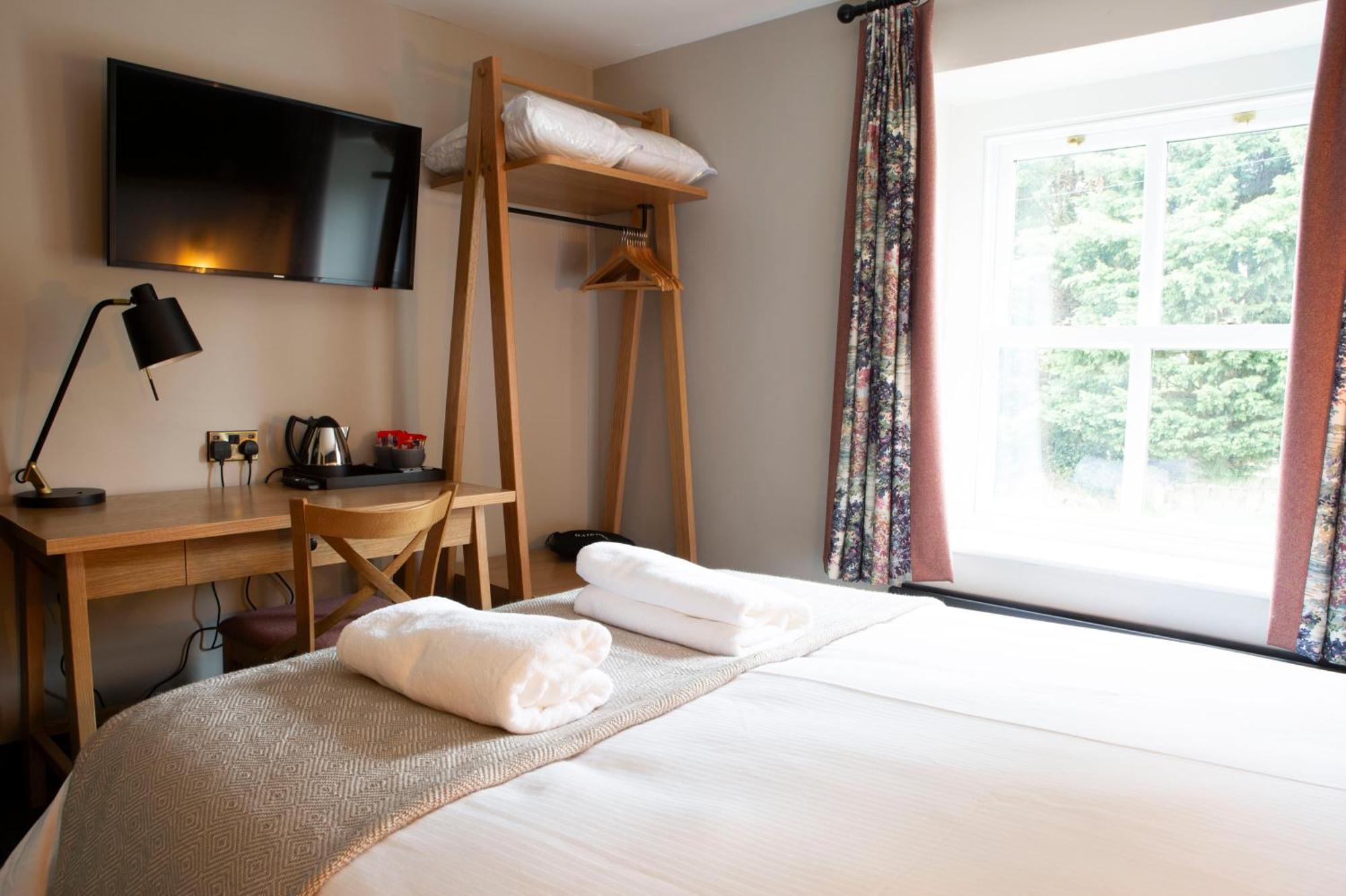 Square & Compass Hotel Two Dales Ngoại thất bức ảnh
