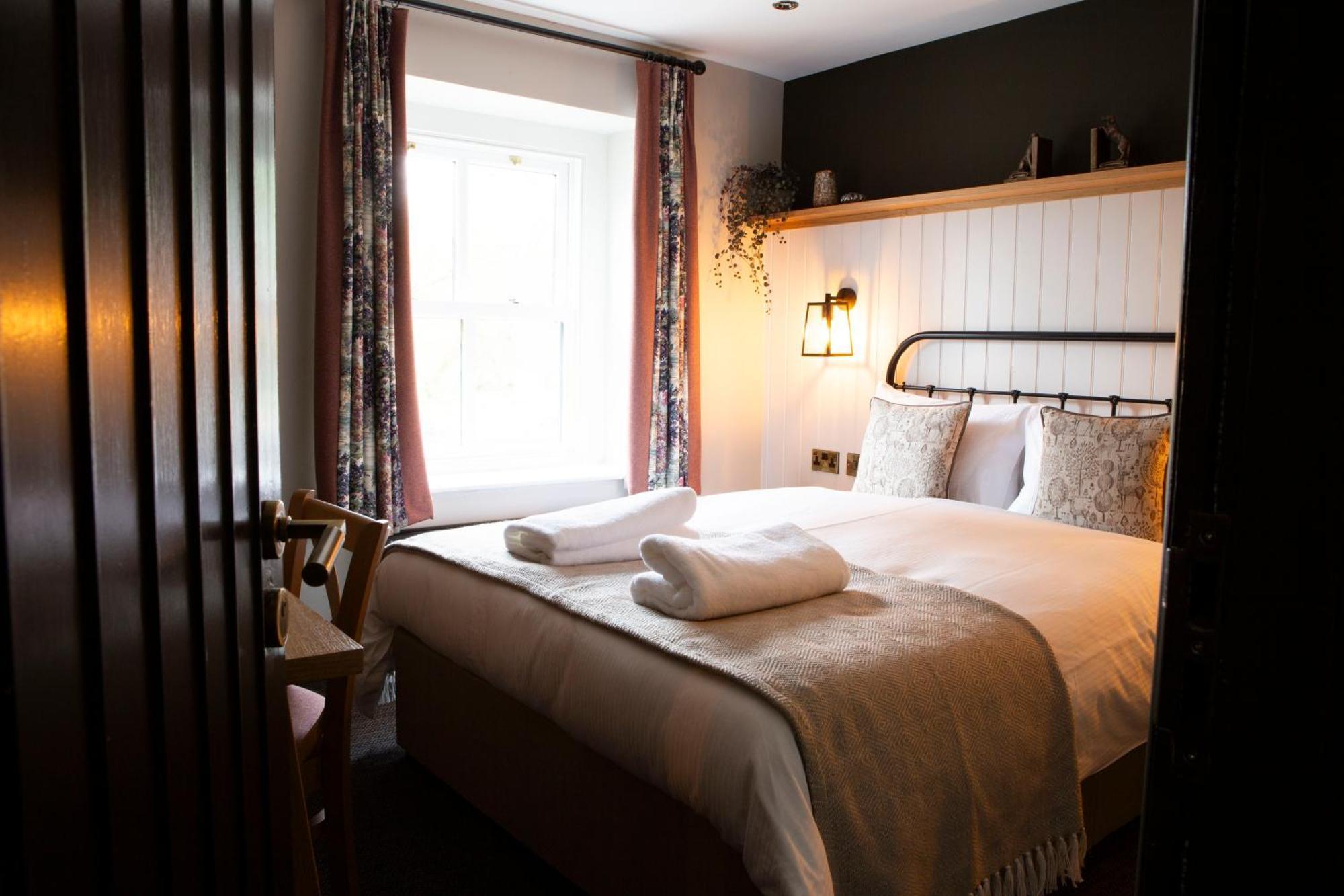 Square & Compass Hotel Two Dales Ngoại thất bức ảnh