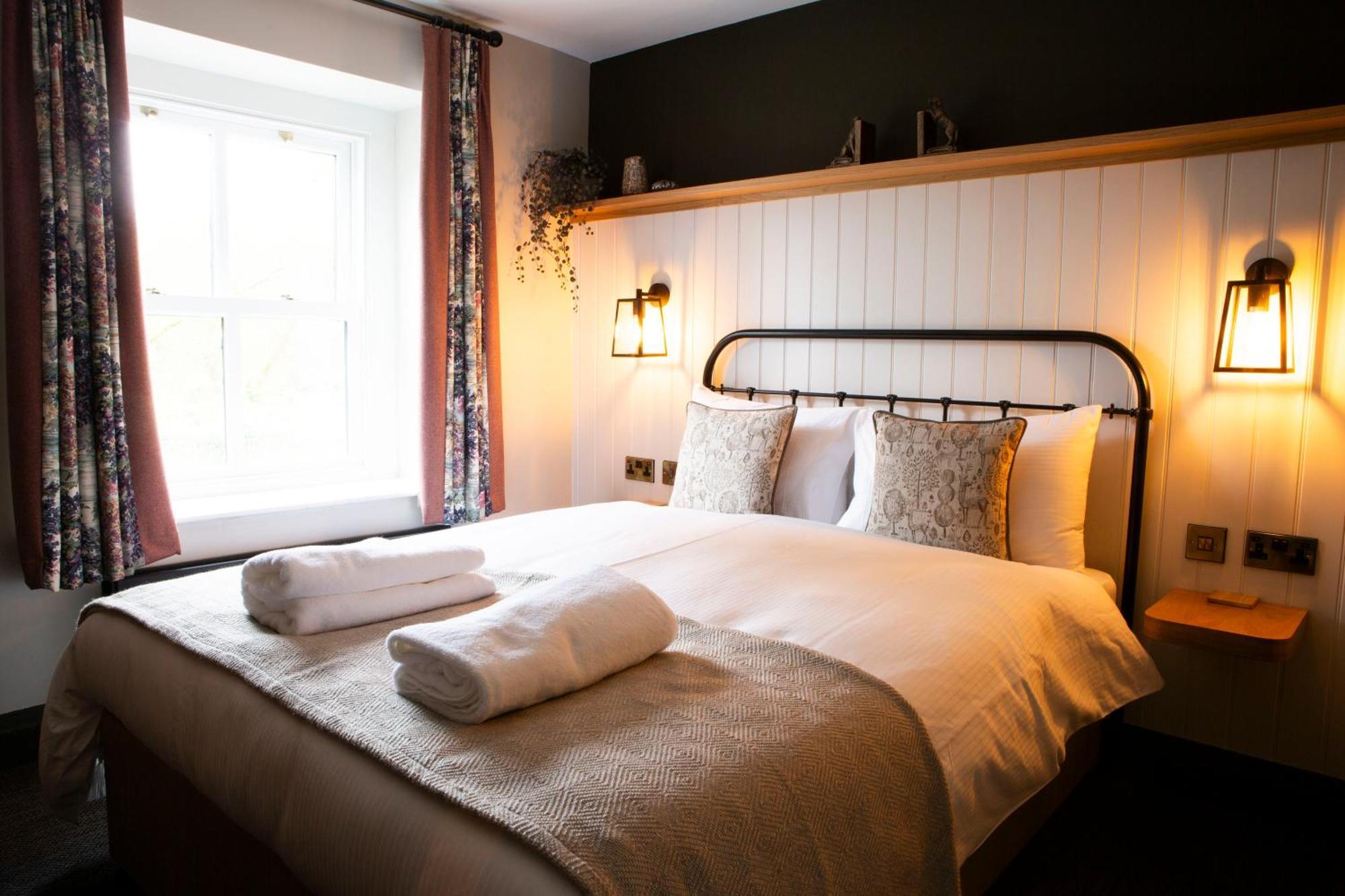 Square & Compass Hotel Two Dales Ngoại thất bức ảnh